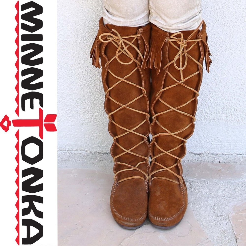 Minnetonka Moccasin Fringe Suede Boots